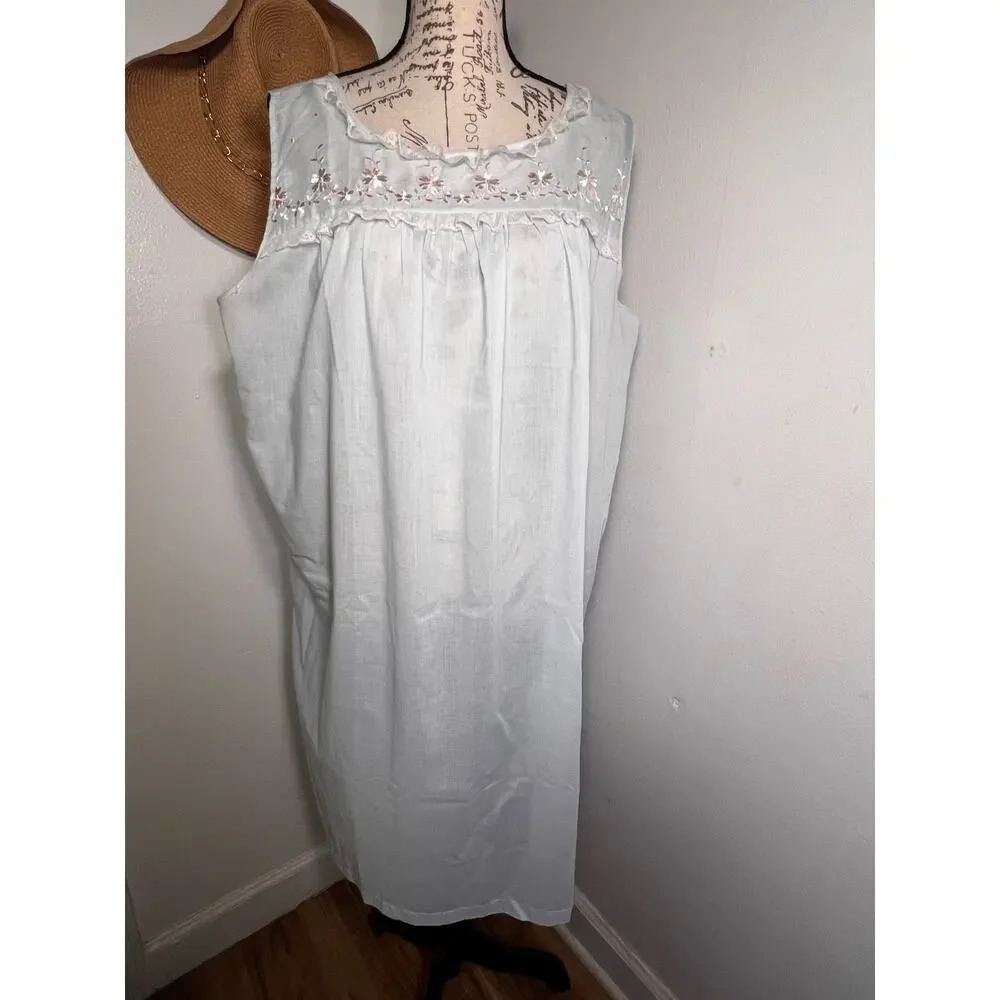 Vintage, Lace embroidered, pin-tuck lightweight, semi‎ sheer nightgown